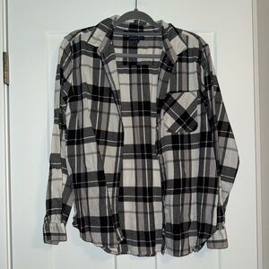 American Eagle Outfitters Black and White Plaid Shirt
